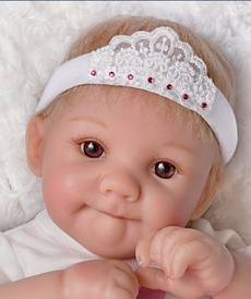 Кукла младенец Маленькая принцесса от автора Cheryl Hill от Ashton-Drake