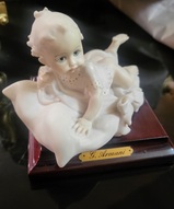 фарфоровая статуэтка младенца, итальянская статуэтка - Итальянская статуэтка младенца Детёныш